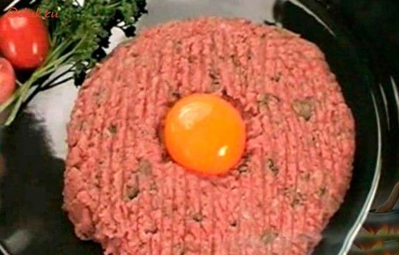 бифштекс, пикантной, приправой бифштекс, пикантной, приправой