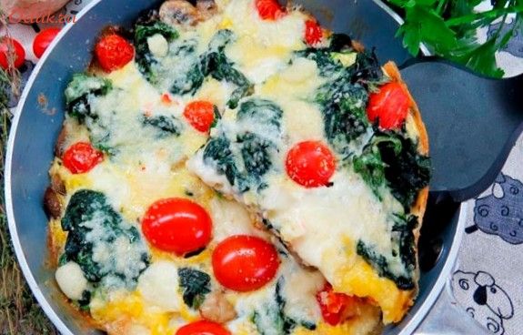 фриттата, помидорами, черри, творог, бекон фриттата, помидорами, черри, творог, бекон