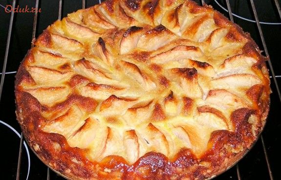 шарлотка, яблоками