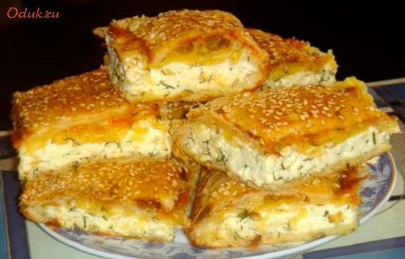 сырный, пирог, кунжутом