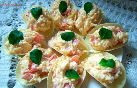 чипсы, сыром