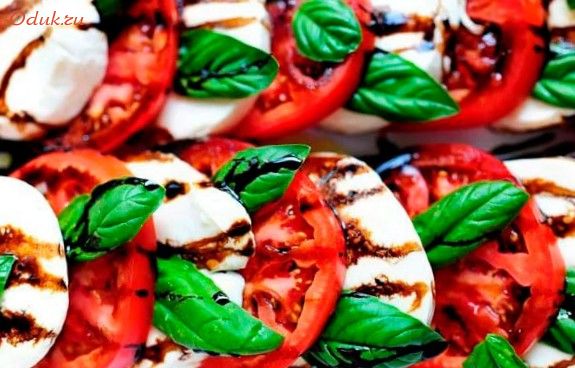 салат, капрезе, бальзамическим