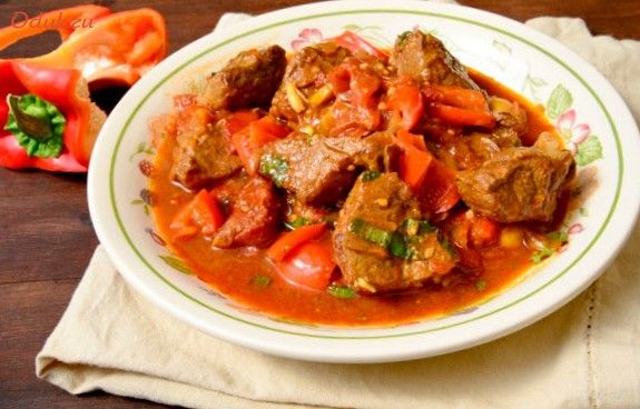 гуляш, свинины, свинина, бекон