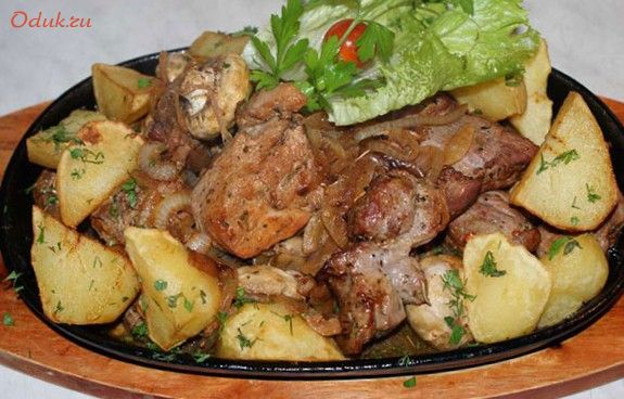 свинина, грибами