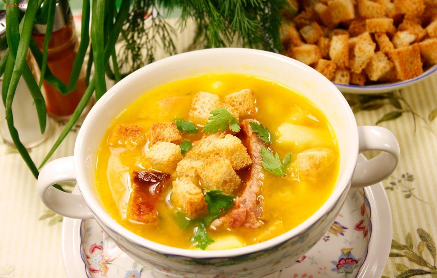 гороховый, копчеными, свиными, бекон