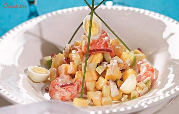 салат, ананасом, вареными