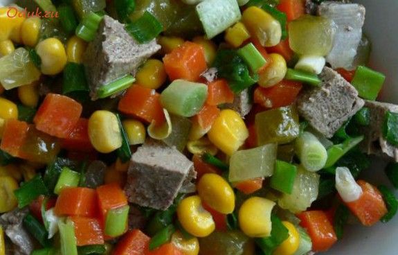 салат, кукурузой