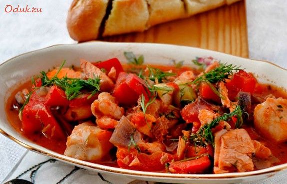 гуляш, рыбы, грибами